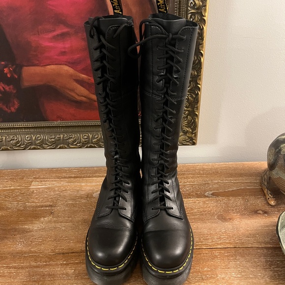 Dr Marten Audrick 20 eye, platform, knee high, leather boots US 8 - Picture 2 of 10